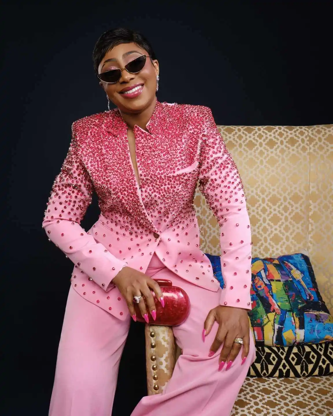 كامل الديكور النساء السراويل الدعاوى 2 قطعة مخصصة الوردي كريستال الديكور سترة السترة مجموعة السيدات ملابس الزفاف الرسمية الضيوف