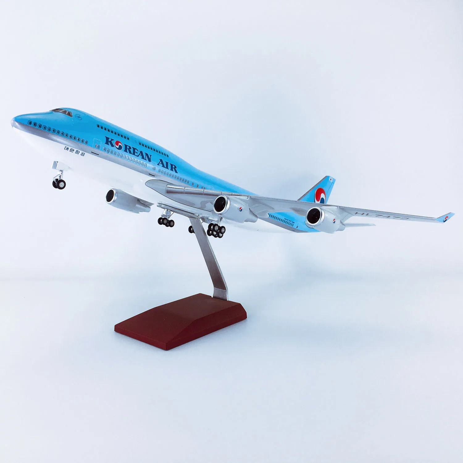عرض 47 سنتيمتر 1/150 مقياس طائرة الخطوط الجوية الكورية B747 مع مصباح ليد الهبوط نموذج طائرة لعبة لجمع #4