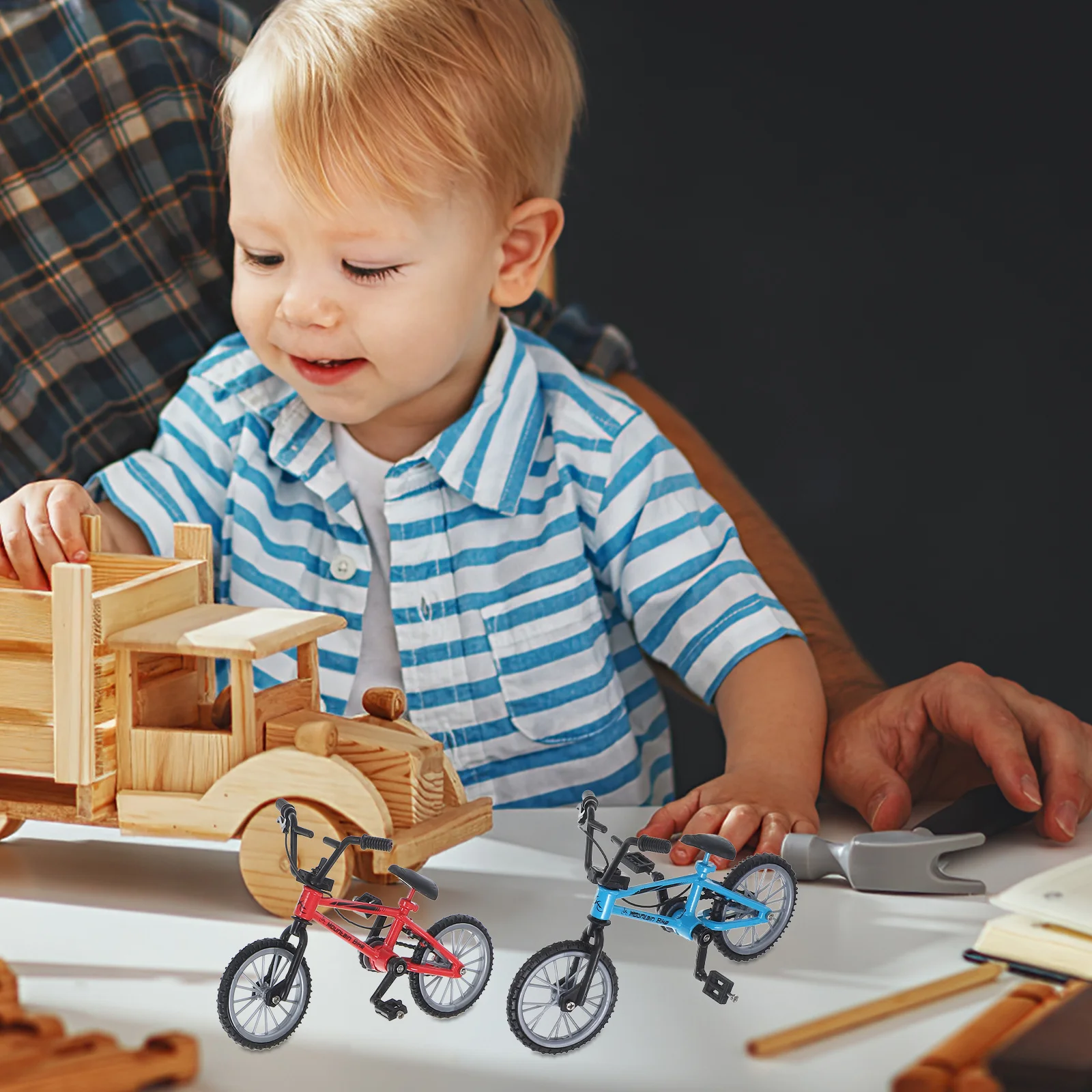 8Pcs Miniature Bikes Home Decor Office Ornaments Premium Material Realistic Design Creative Chic Gifts Red Blue Green Random