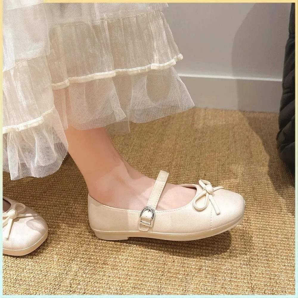 Sweet Women's Pearl Bow Tie Sandals Versatile Non-slip Summer Dresses Flats Soft Flat Comfortable Low Heel Toe-covering Slippers view 2