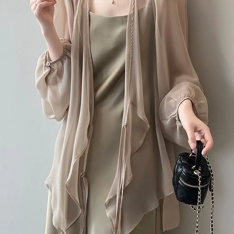 

New Chinese Sle Women's Summer Loose Sun Protection irt with Skirt V-Ne Long Sve Transparent Chiffon Cardigan
