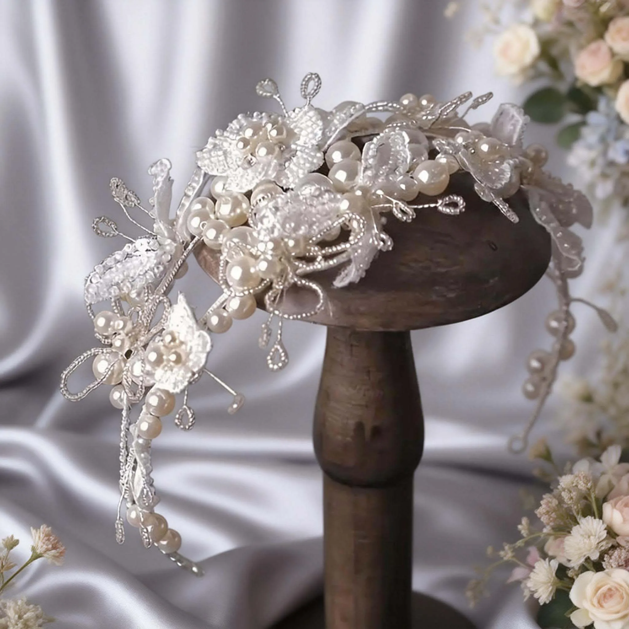 1-peca-de-tiara-de-noiva-branca-pura-feita-a-mao-com-imitacao-de-perolas-adequada-para-festas-de-casamento