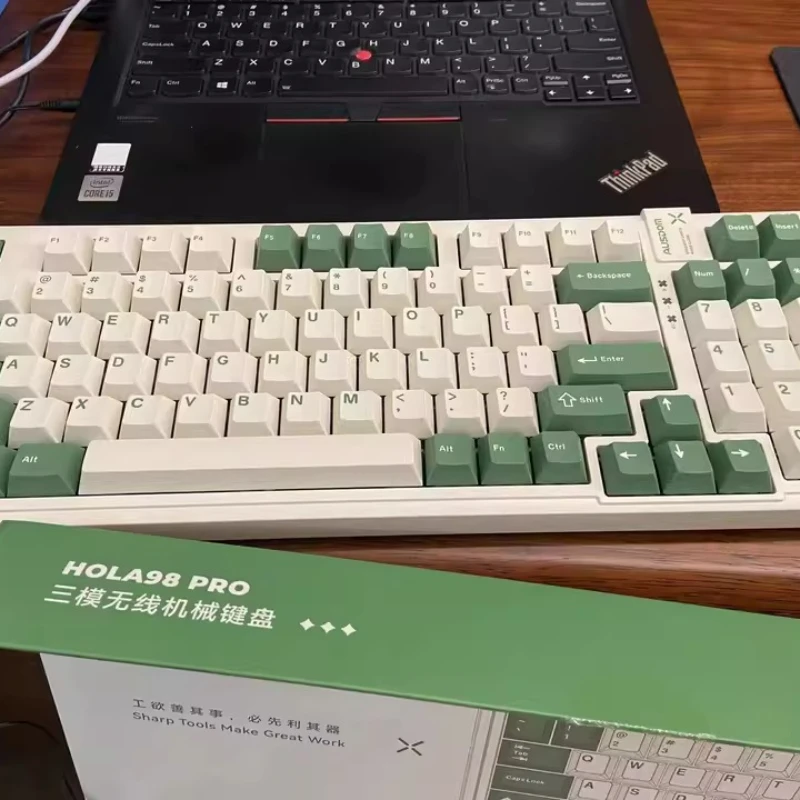 

Новая трехрежимная беспроводная клавиатура AUSDOM Hola98 Pro, эргономичная, с низкой задержкой, горячая замена, индивидуальная механическая игровая клавиатура для киберспорта