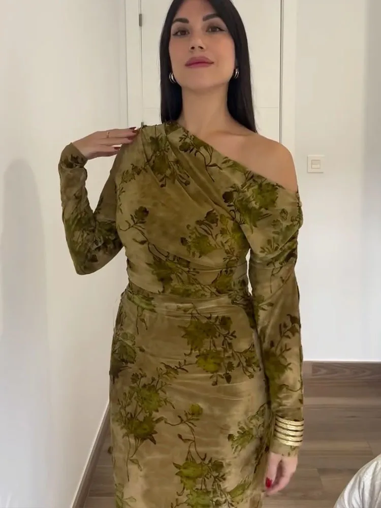 

HH Woman Summer Fashion Long Sleeves Slant Collar Flocking Fabric Pleated Decoration Dress Female Casual Printing Long Dress