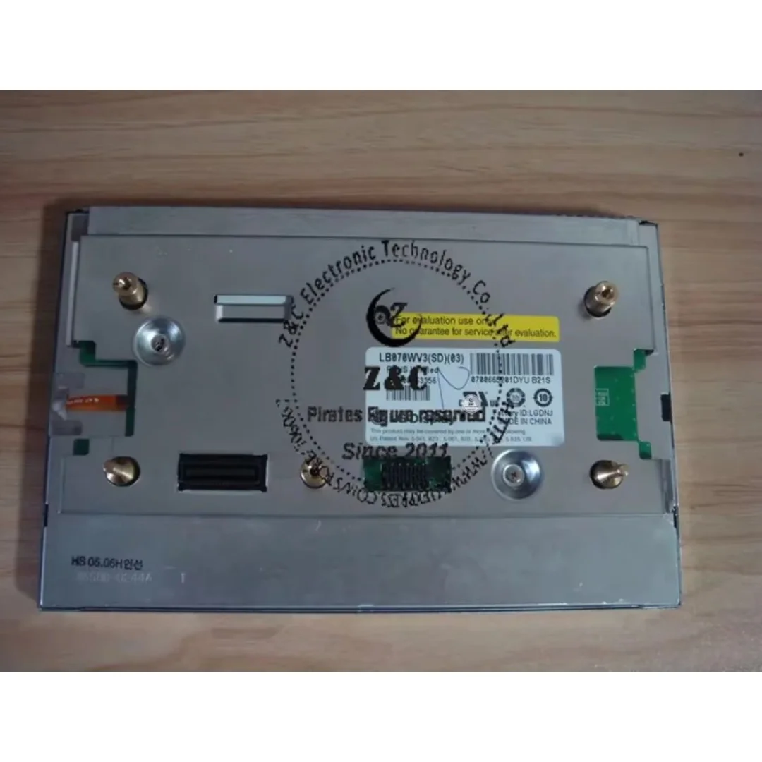 

LB070WV3(SD)(03) LB070WV3-SD03 Original 7 Inch LCD screen display for GPS navigation system E260 2012