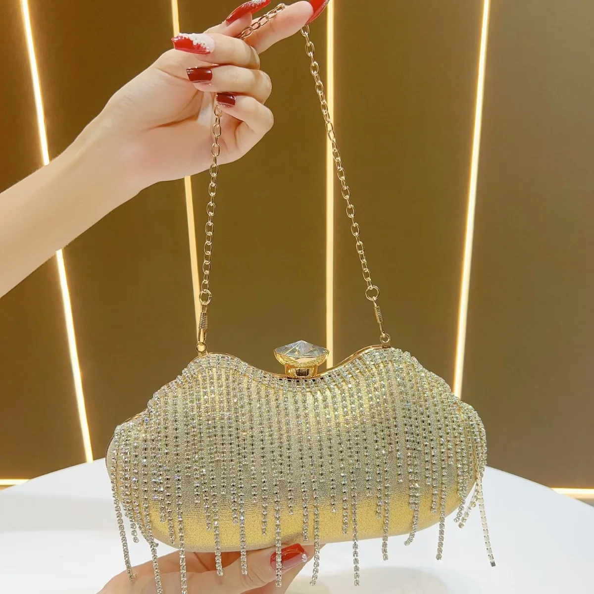 

2025 New Glamorous Rhinestone Pearl Evening Clutch Women’s Sparkling Banquet Party Purse Elegant Stage Performance Dinner Bag