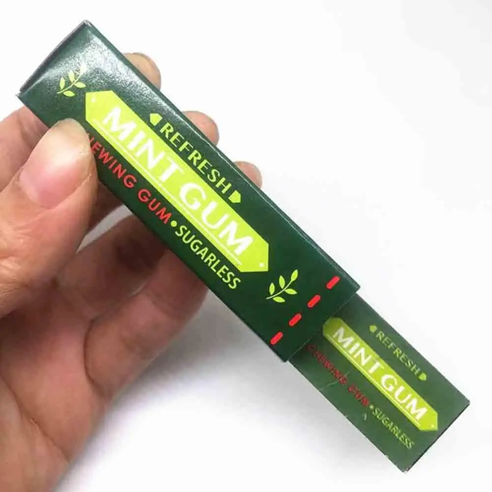 2pcs Simulation Cockroach Chewing Gum Creative Fun Novelty Funny Toy Startled DIY Self-installation Boys April Fool's Day Toys