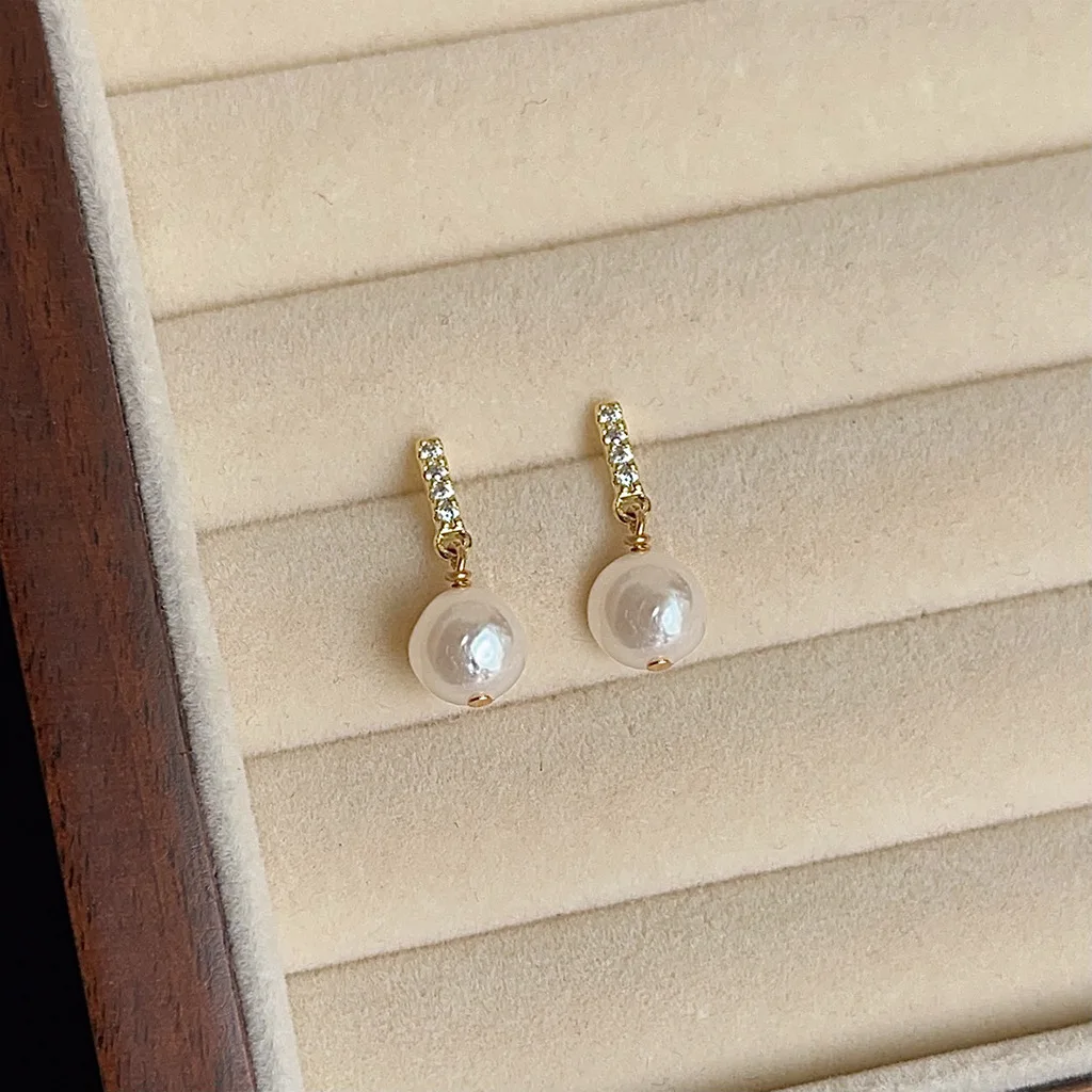 DIY accessories Small daily natural pearl stud earrings French high-end temperament earrings versatile fashion zircon earrings w