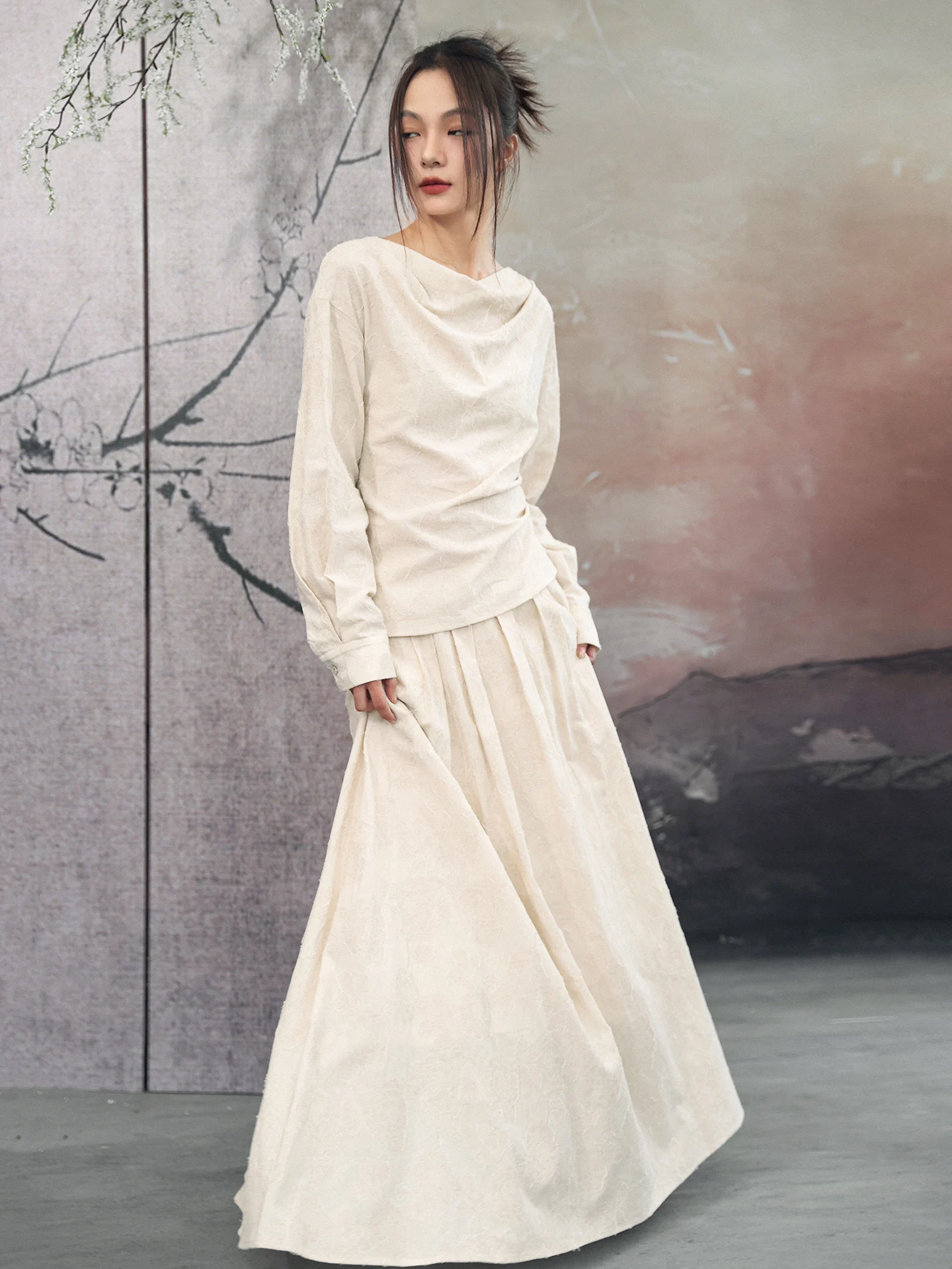 

Новый комплект: женская рубашка свободного кроя в китайском стиле из хлопково-льняной смеси с длинным рукавом, белая, с вышивкой, и топ-халтер с юбкой