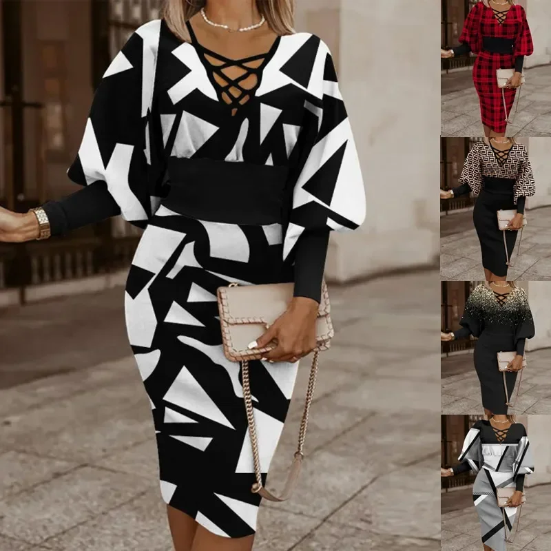 Damen-Kleid mit überkreuztem V-Ausschnitt und Print, figurbetontes Midikleid, elegantes Party- und Arbeitskleid – Detail 2