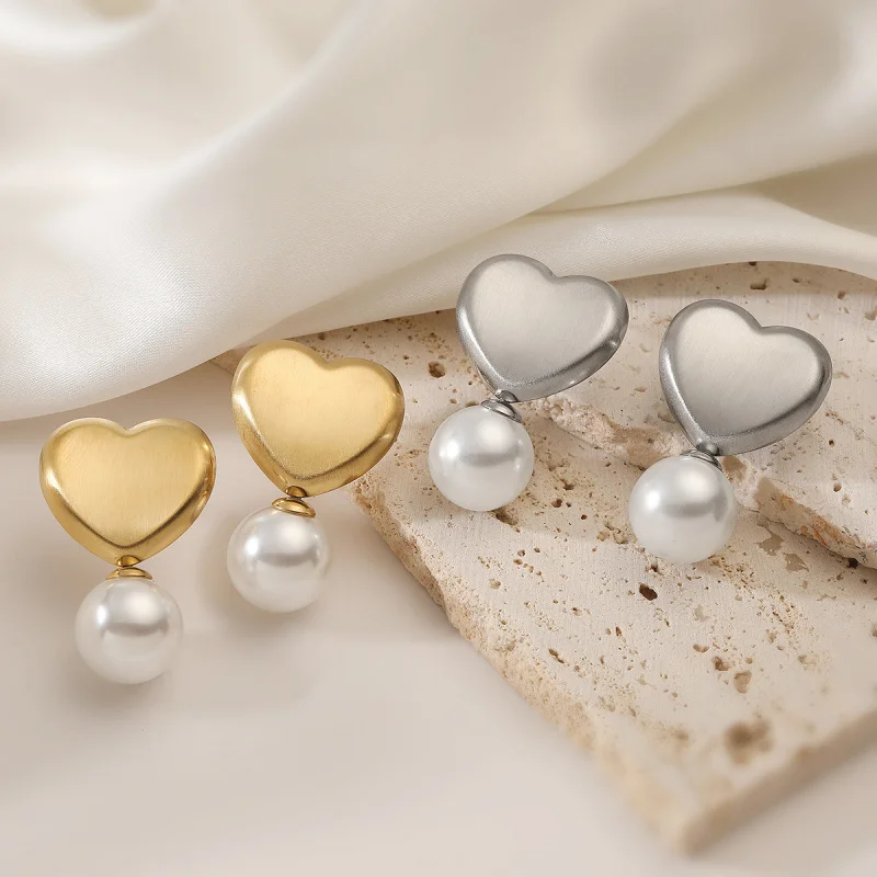 

New Niche Personality 18K Gold Plated Heart Pearl Earrings for Women Fashion Versatile Stainless Steel Ear Jewelry