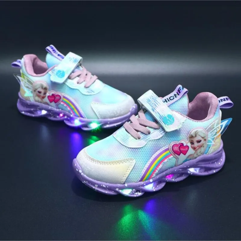 Nuove scarpe da ginnastica Casual a LED per ragazze primaverili Frozen Elsa Princess Print scarpe da esterno scarpe sportive antiscivolo illuminate