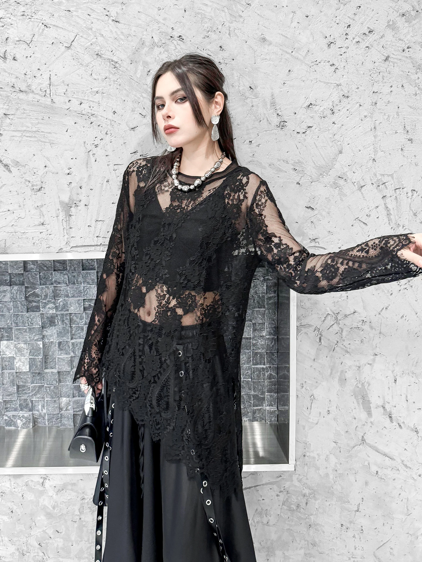 

Elegant Black Lace Base Shirt Women's Long Sleeve Mesh Overlap Top Spring Summer Fashion Design Sensation Transparent Clothing