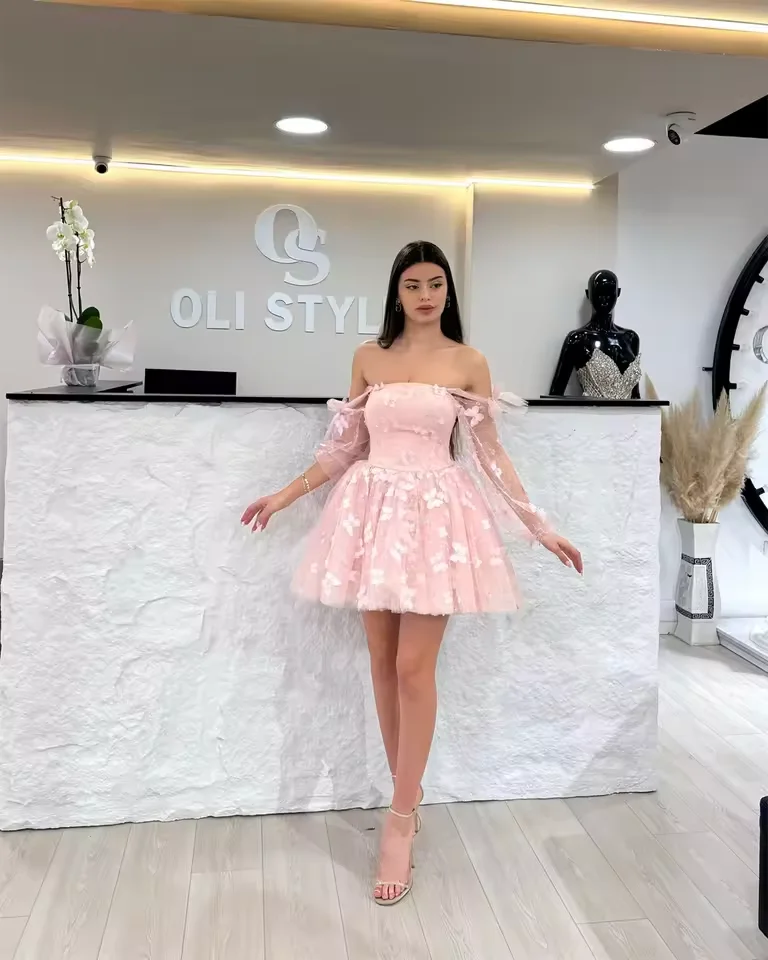 Abiti da ballo rosa personalizzati Fiori 3D con cinturino per spaghetti Abito da homecoming con spalle scoperte Abiti da sera per feste a trapezio al ginocchio