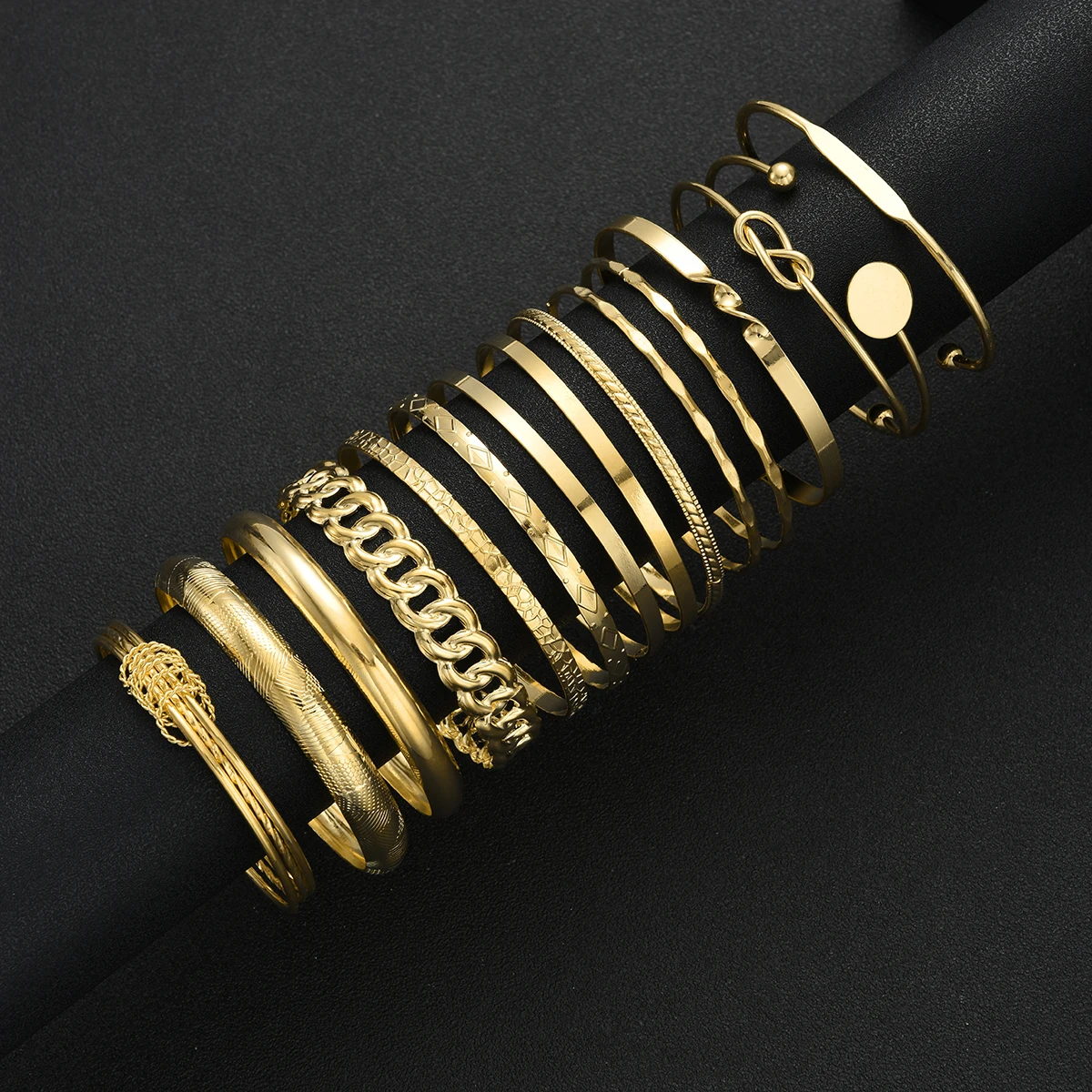 Boho Chic Gold Color Minimalist Bracelets Set for Women Retro Hip Hop Geometric Stackable Bracelet Daily Wear Party Jewelry Gift