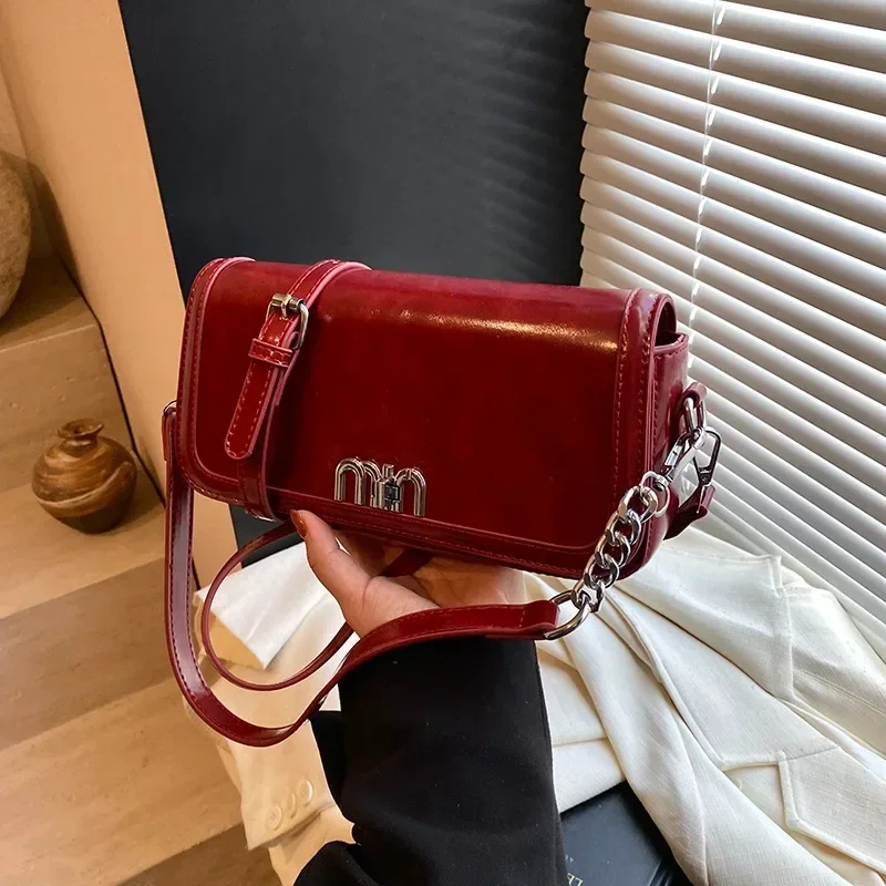 

Niche Bag 2025 New Retro Versatile Hand-held Small Square Bag Commuting Simple Underarm Shoulder Bag Bolsa Cuadrada Pequeña