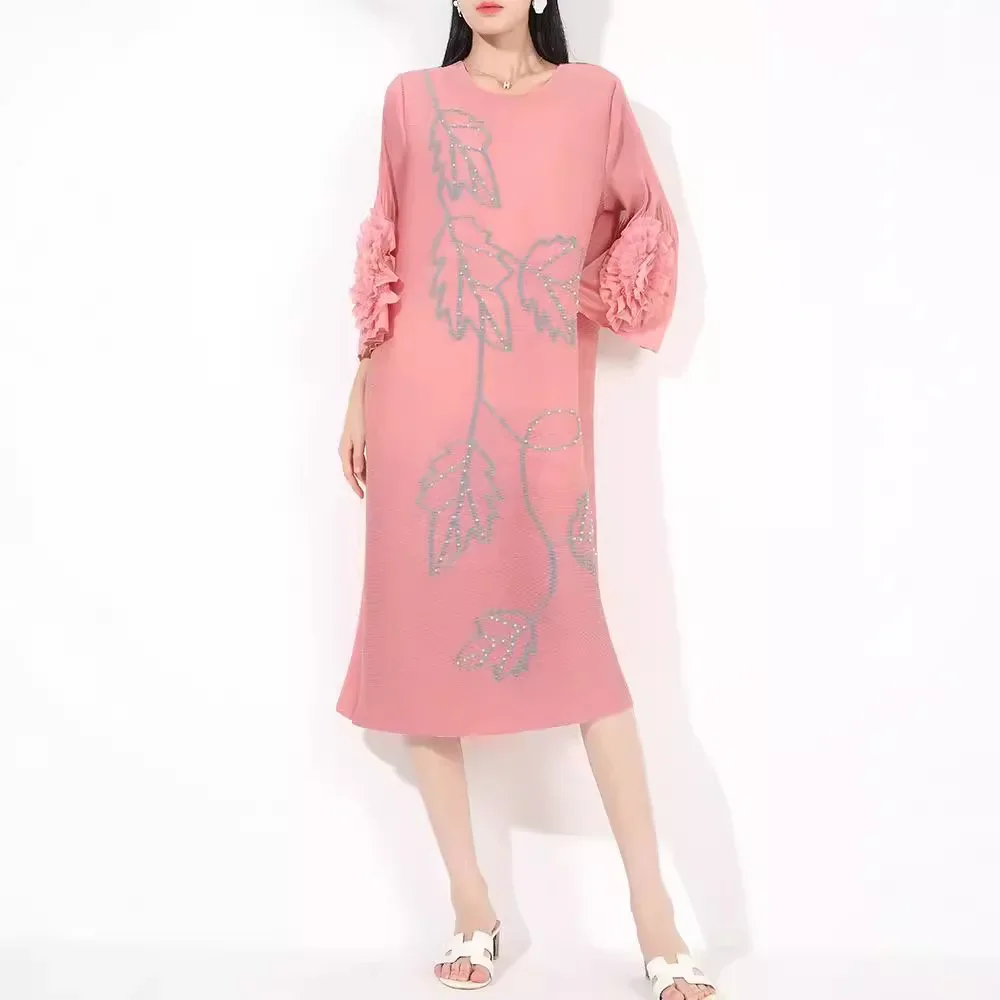 

Miyake Pleated Dress 024 New Autumn Dress Elegant and Fashionable Loose Large Size Plate Flower Hot Diamond Elastic Shake Skirt