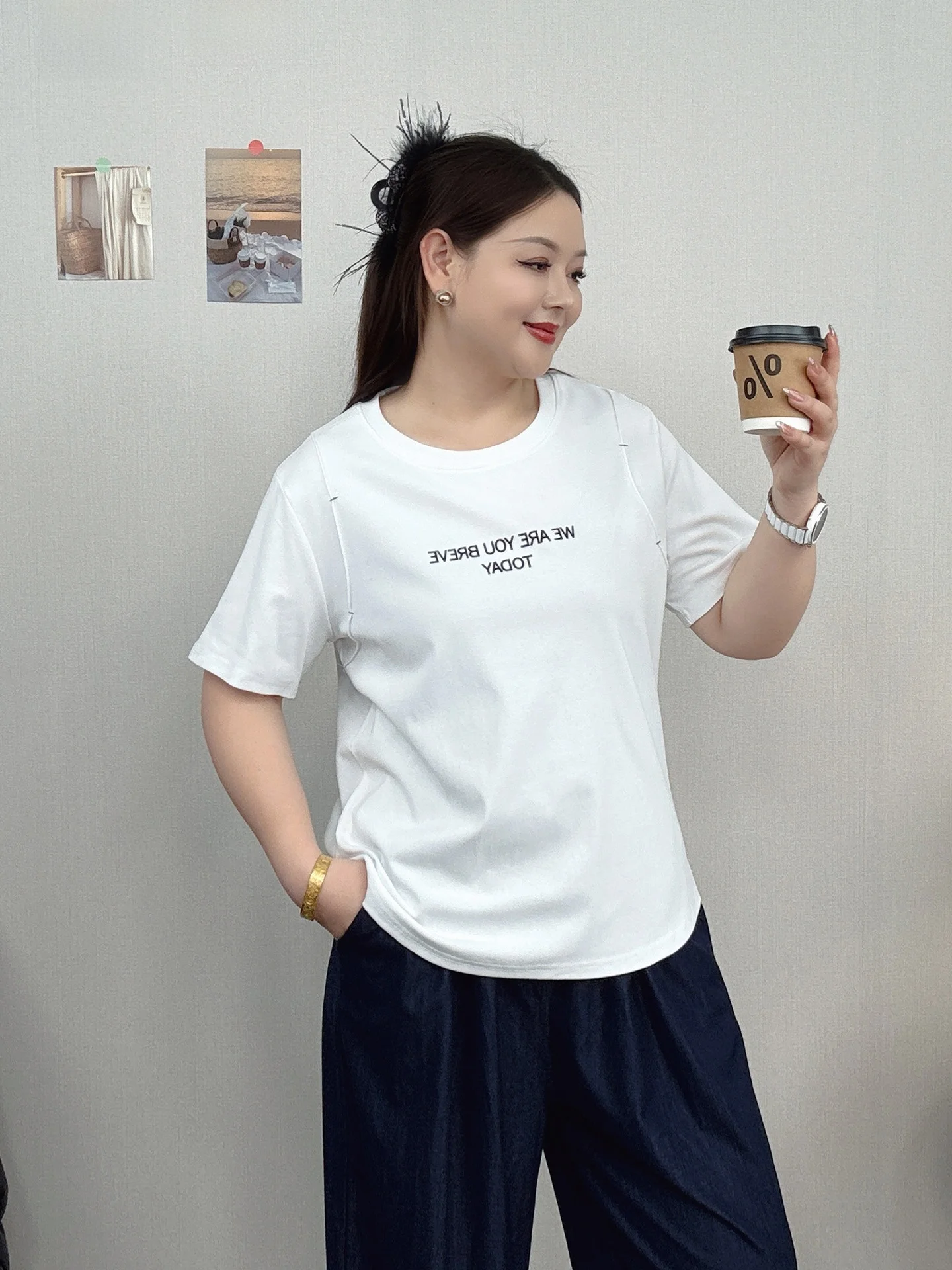 

Белая женская футболка с коротким рукавом, летняя, большого размера, с буквенным принтом, простая, свободная, повседневная, приталенная, с открытыми плечами, топ