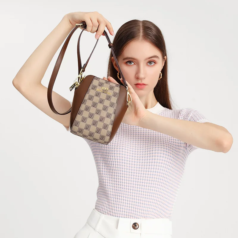 

2025 New Spring/Summer Fashion Trendy Mobile Phone Bag, Long Wallet, Large Capacity Shell Bag, One Shoulder Diagonal Span Versat