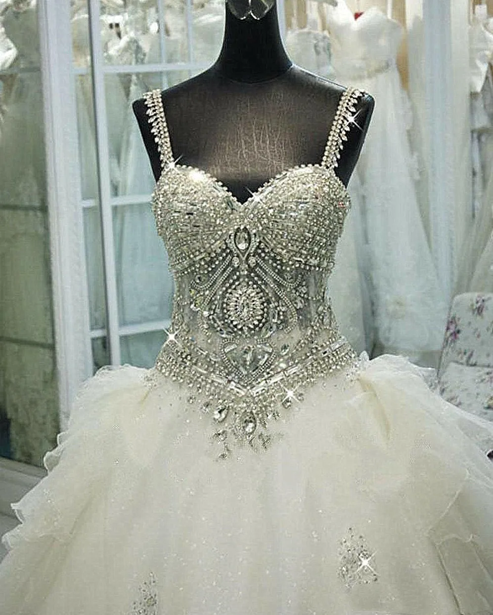 

Bling Rhinestone Crystals Wedding Dress 2025 Arabic Dubai A Line Spaghetti Sweep Train Bridal Gowns Vestido De Noiva