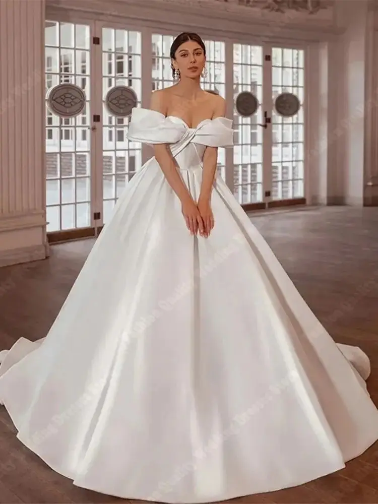 Glänzender Satin von der Schulter Frauen Brautkleider ärmellose rücken freie Brautkleider neue einfache lange Schwanz vestido de novias