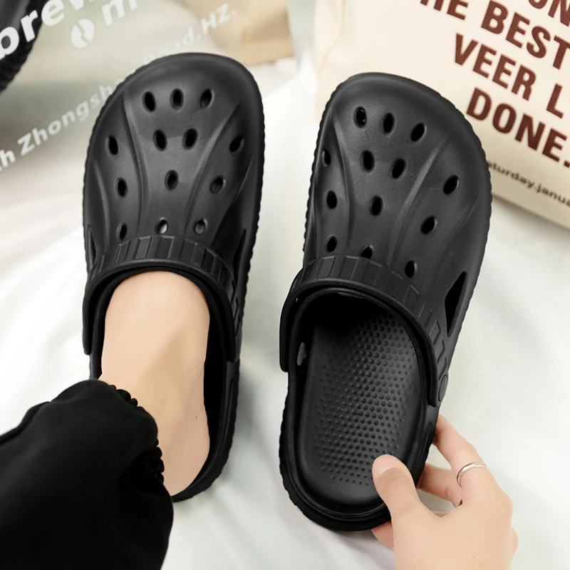 Hole Shoes Flat Sandals Slippers for Men Thick Bottom Soft and Comfortable Indoor and Outdoor Ventilate Wear-resistant Fashion