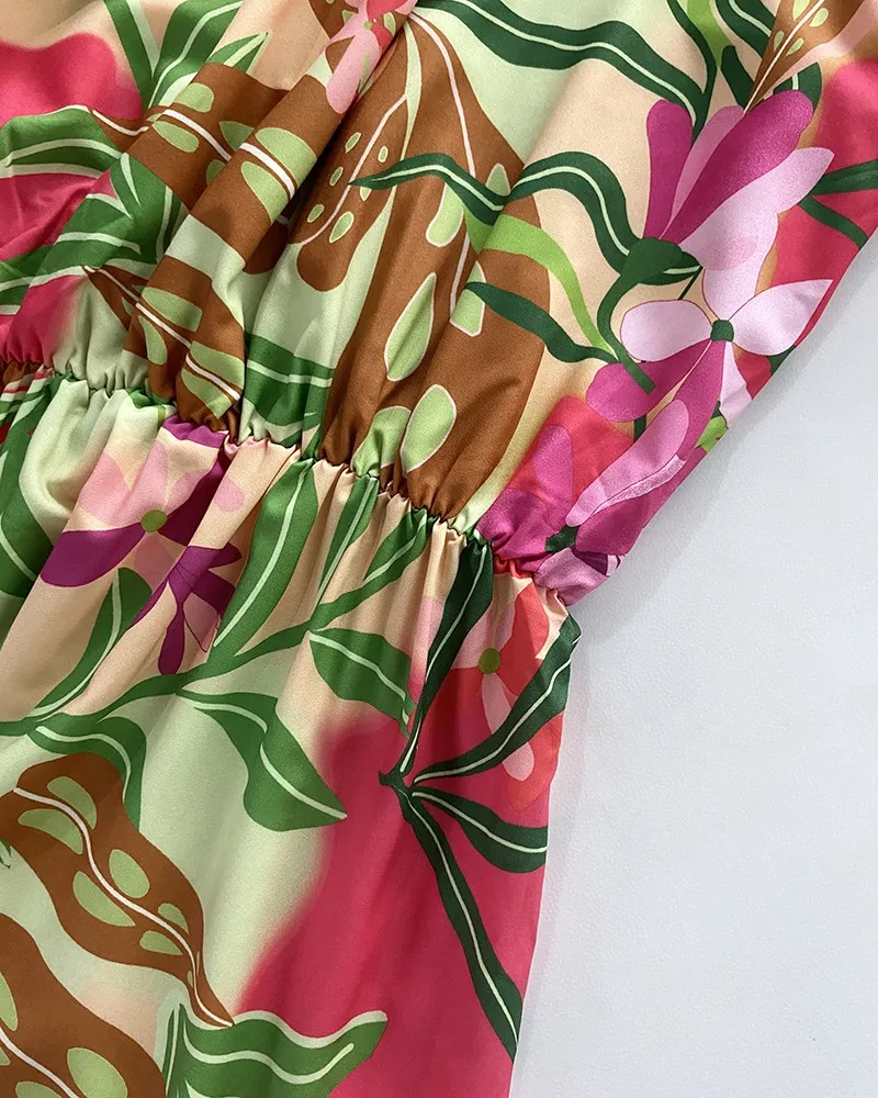 Abito estivo alla moda da donna con stampa tropicale, maxi abito senza maniche increspato con scollo all'americana, abito grembiule fluido casual con linea A