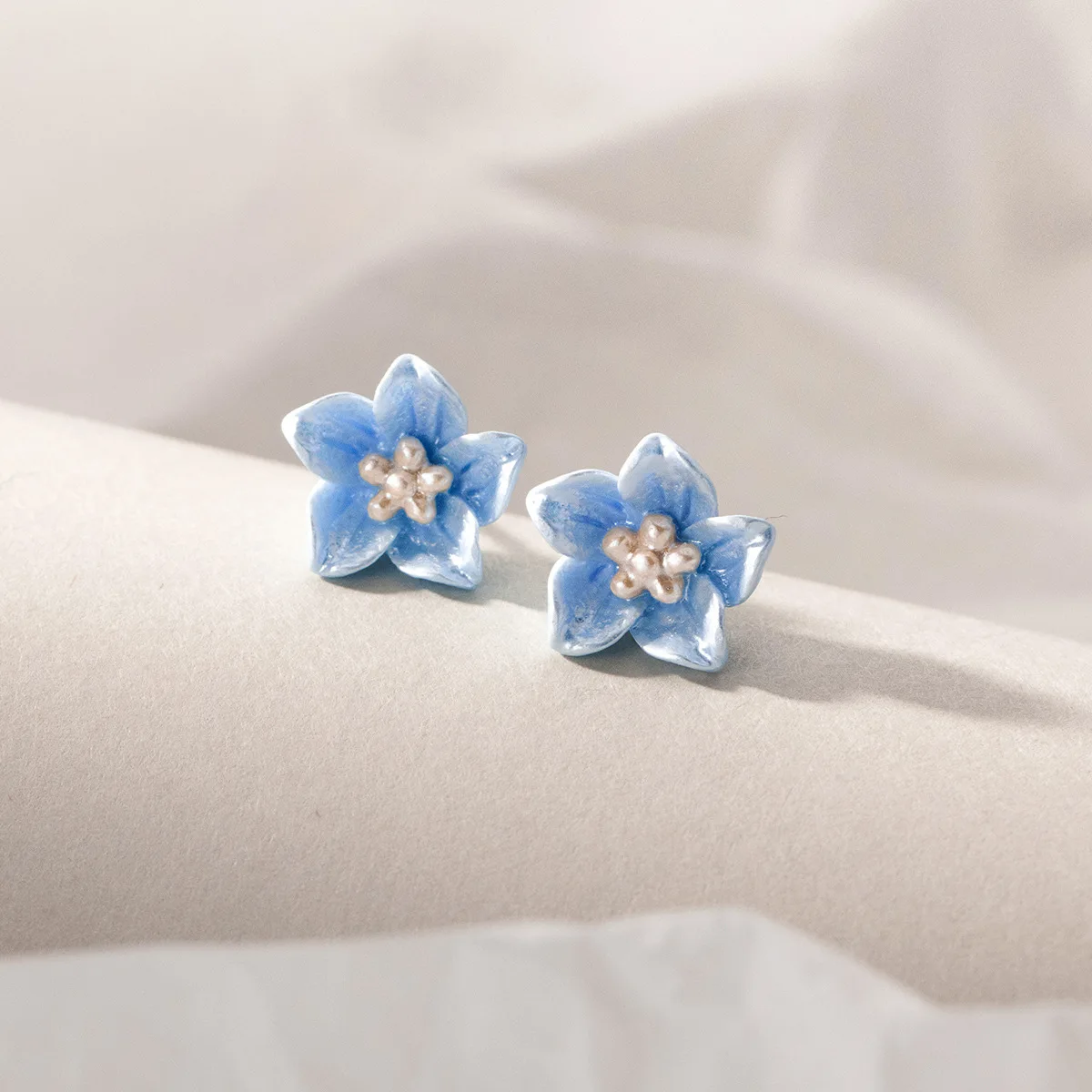 MloveAcc Real 925 Sterling Silver Blue Camellia Flower Stud Earrings for Fashion Women Cute Fine Jewelry Minimalist Accessories