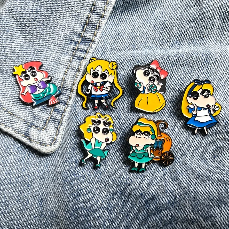 Japanese anime Crayon Shin chan peripheral metal brooch cute cartoon friend student gift badge pin clothes backpack accessories