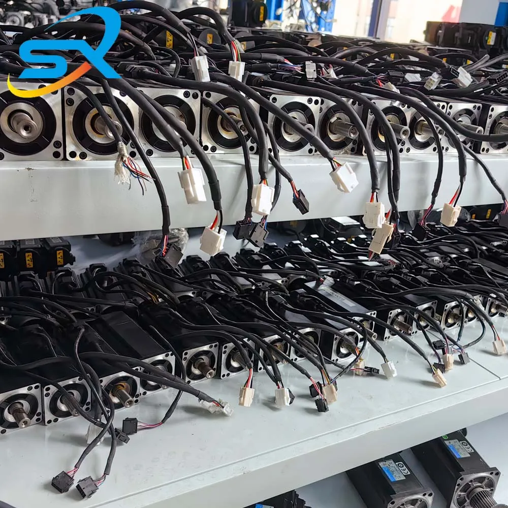 100% اختبار موافق سانيو موتور P50B08075HXS00M 750 واط للأتمتة الصناعية