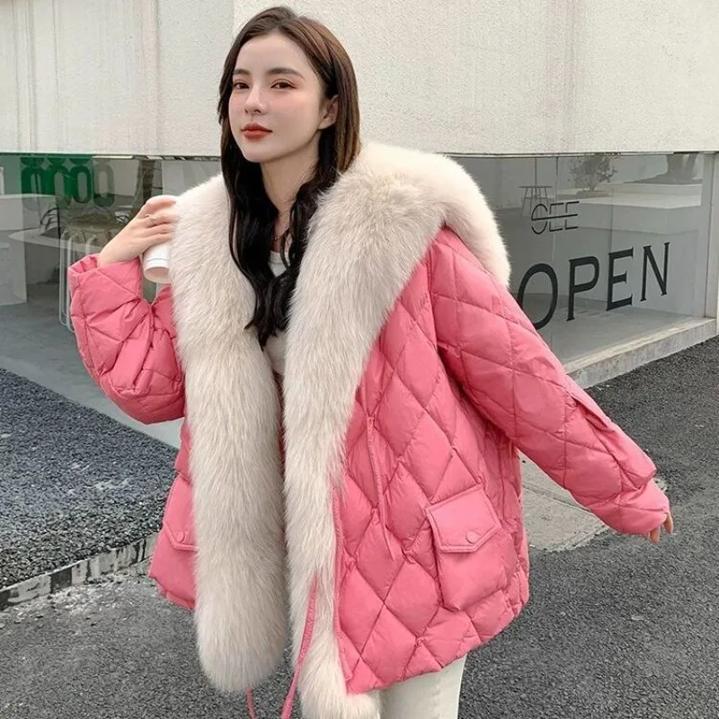 2023 Winter Nieuwe Oversized Imitatie Vossenbont Kraag Mode Stiksels Vrouwen Parka Vrouwelijke Halflange Warme Casual Nepbontjas