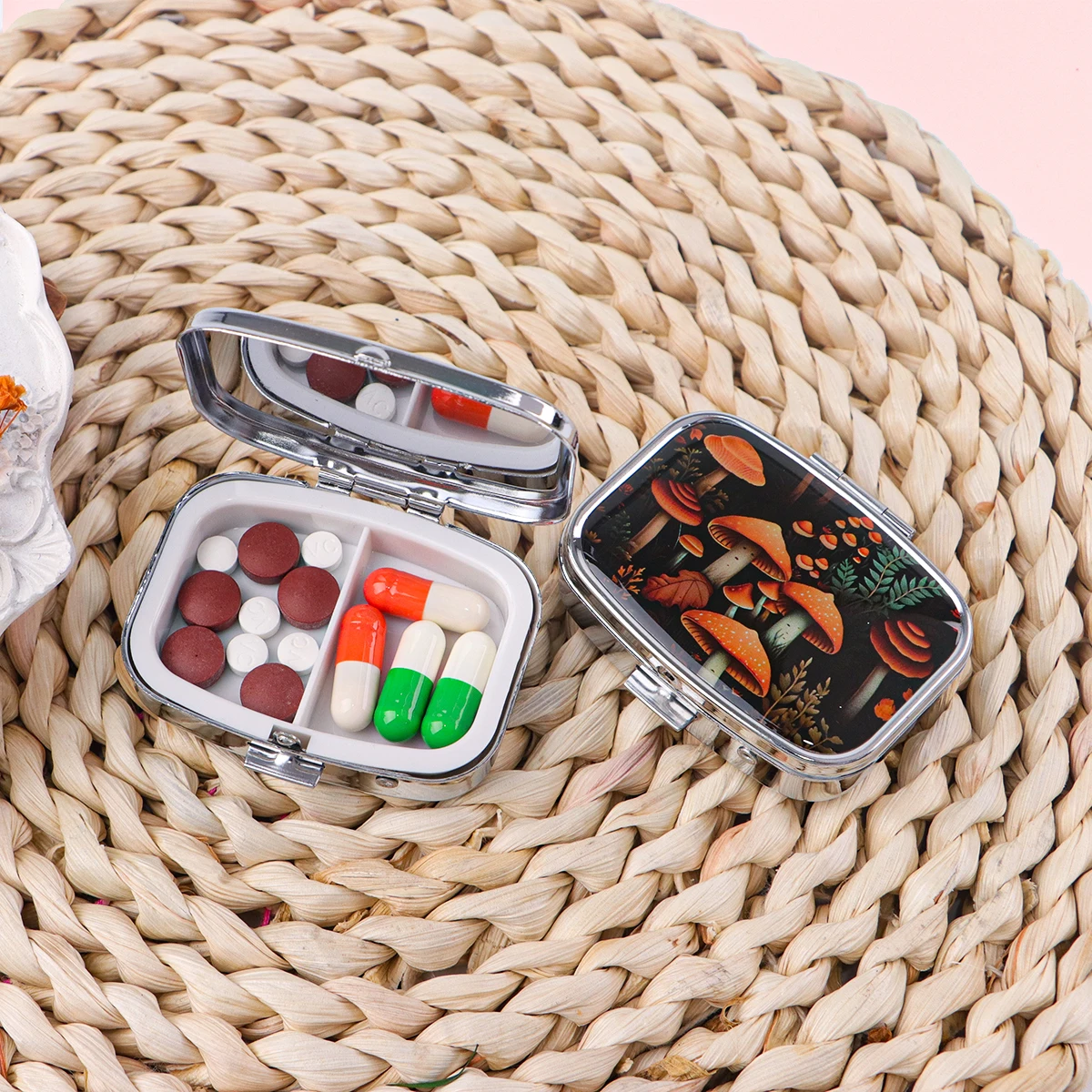 Vintage Mushroom Pattern Pill Box Portable Travel Pill Case Small Medicine Organizer Cute Plant Storage Box Daily Pill Container