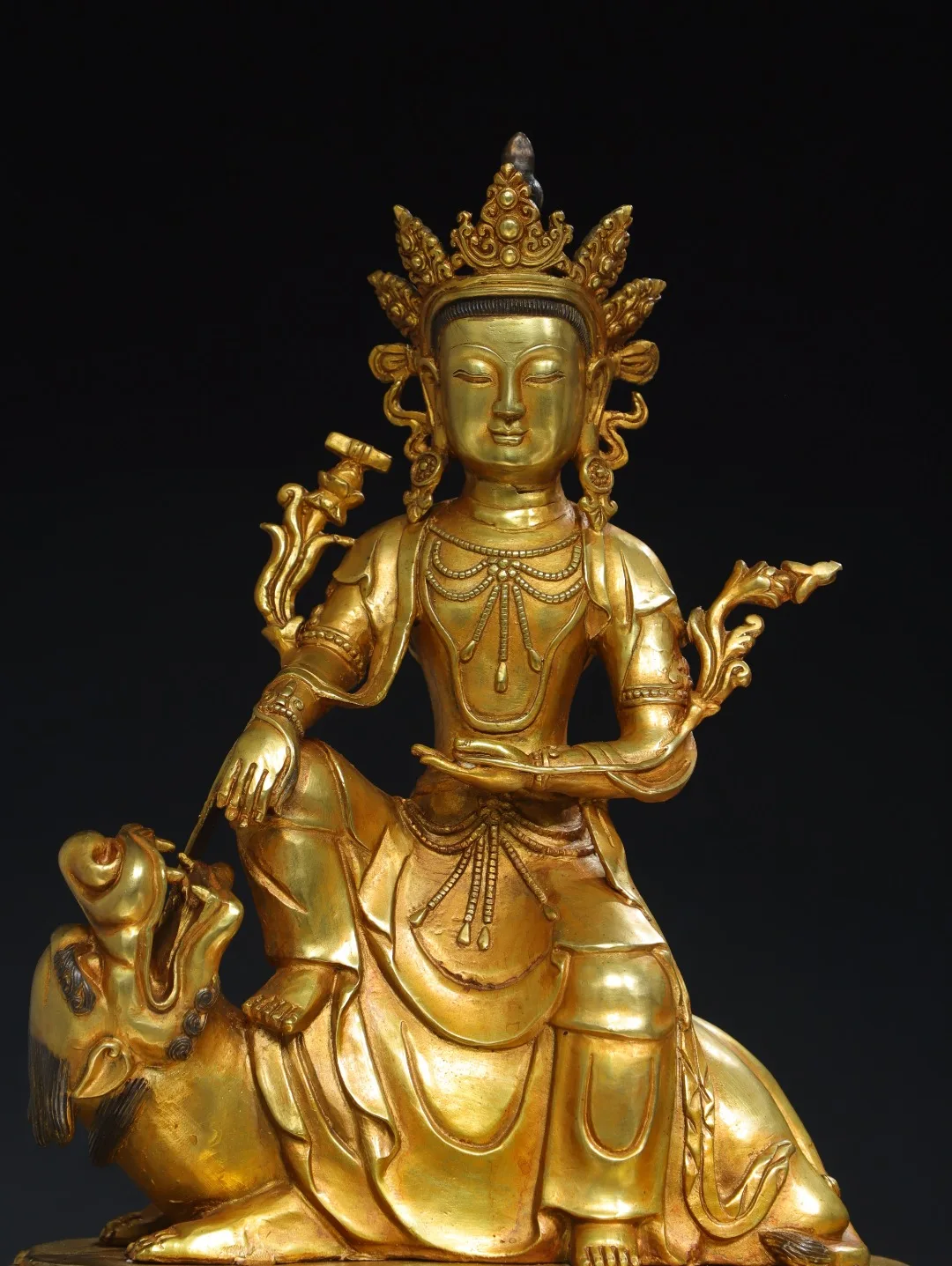 Tibetan brass gilt antique riding lion Manjushri Bodhisattva Tara Guanyin Bodhisattva statue Jutang incense case ornament 50cm