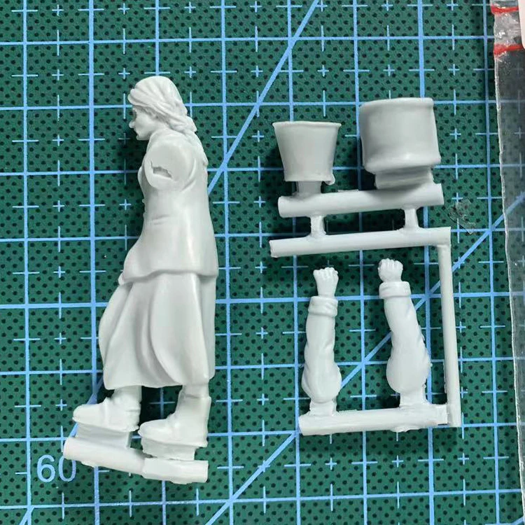 1/35 Resin Model figure GK Soldier, Grandma Carrying 2 Buckets plebeian, WWII military themes, Unassembled and unpainted kit