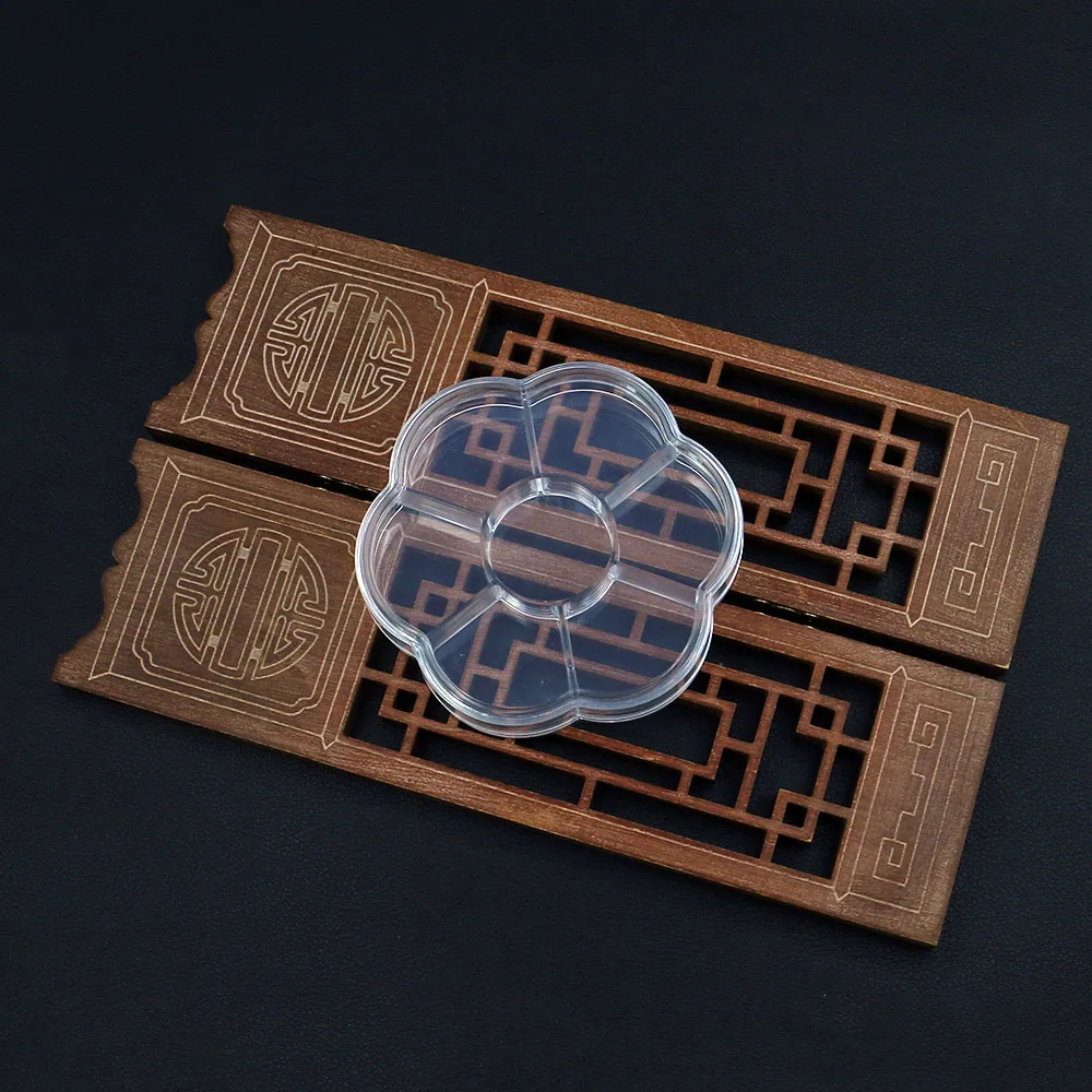 

Convenient Quick Transparent Plastic Storage Plum Blossom Box 7-compartment Box for Desktop Organization Nail Art Small Parts