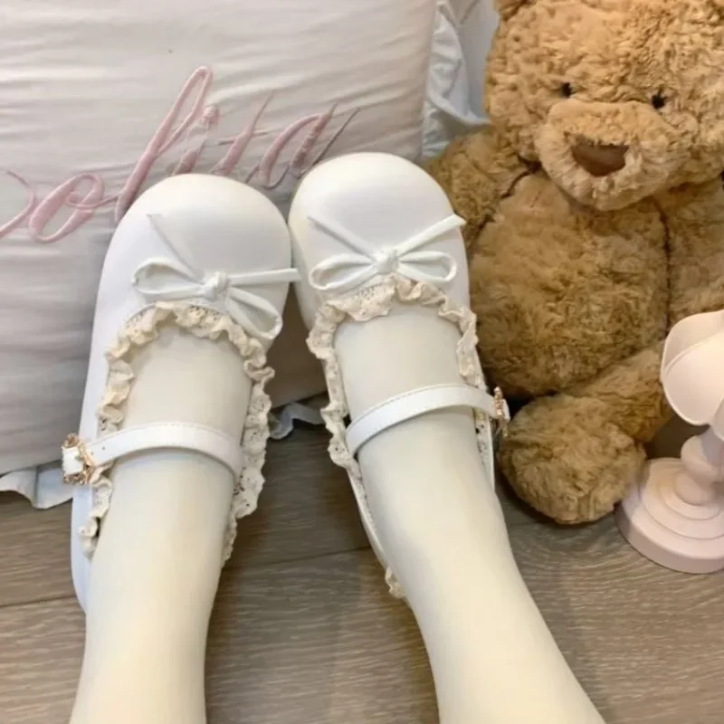 القوس عقدة الأحذية الكورية لينة جولة تو الأحذية النسائية فراشة 2025 فستان ممرضة مريحة شقة فراشة عقدة الأزهار أحذية Wom