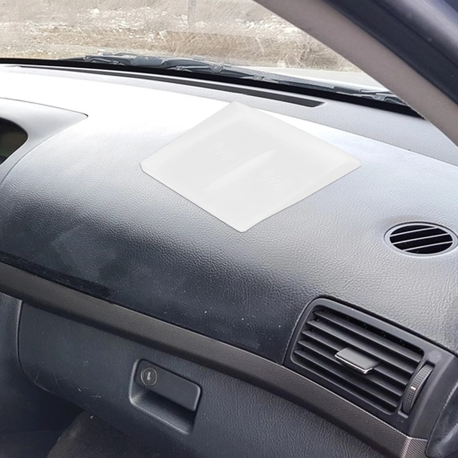

Center Console Silicone Mat Soft Anti-Slip Rubber Cordless Charging Pad Car Dashboard Protector Car Interior Accessories