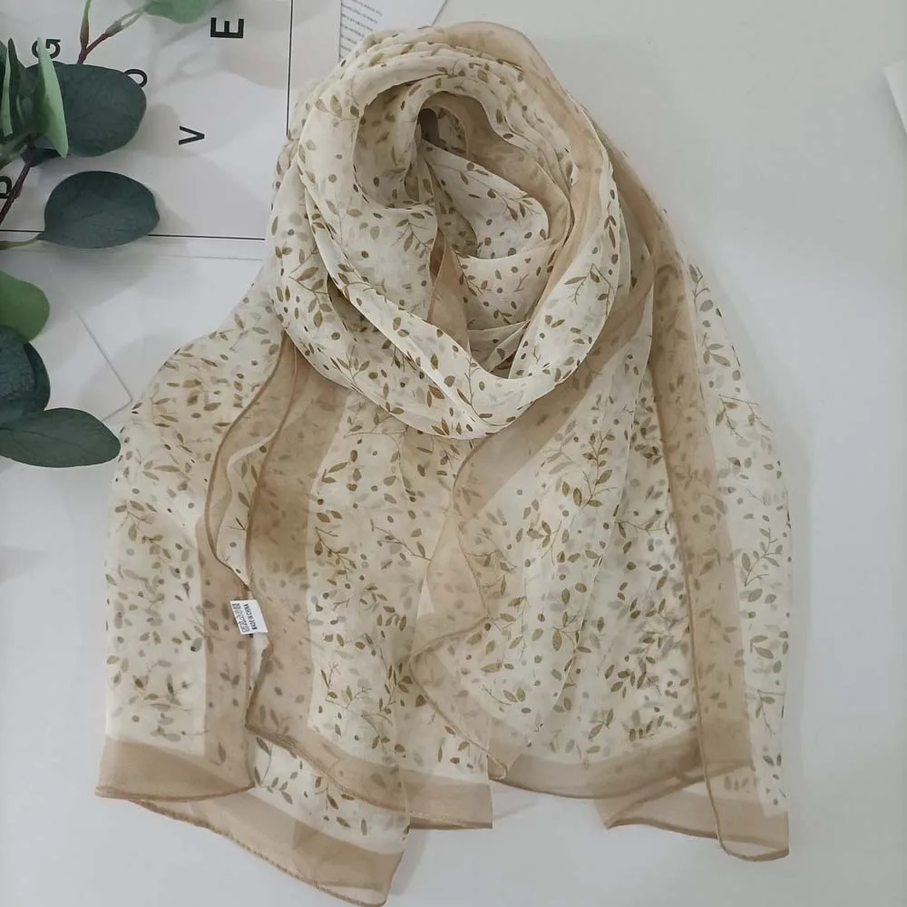 Piccolo fiore pieno di stelle stampa donna elegante Chiffon Georgette Bandana sciarpa estate spiaggia protezione solare sottile scialle Hijab