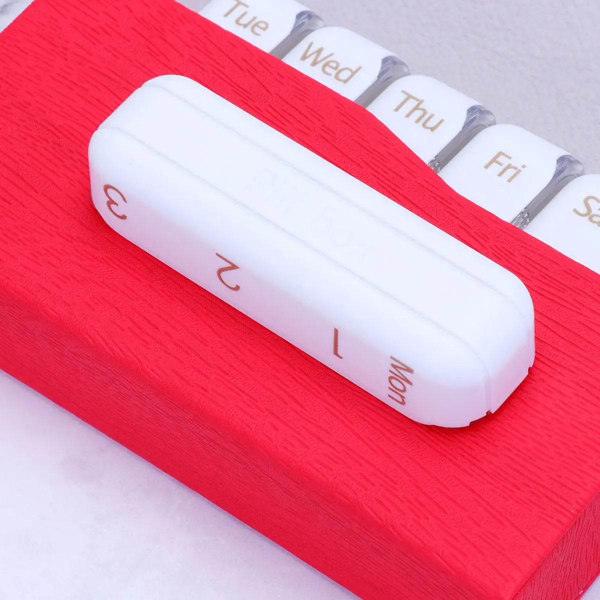 Mini Pill Case Organizer – 7-Compartment Weekly Medicine Box, Portable Lightweight Travel Pill Container