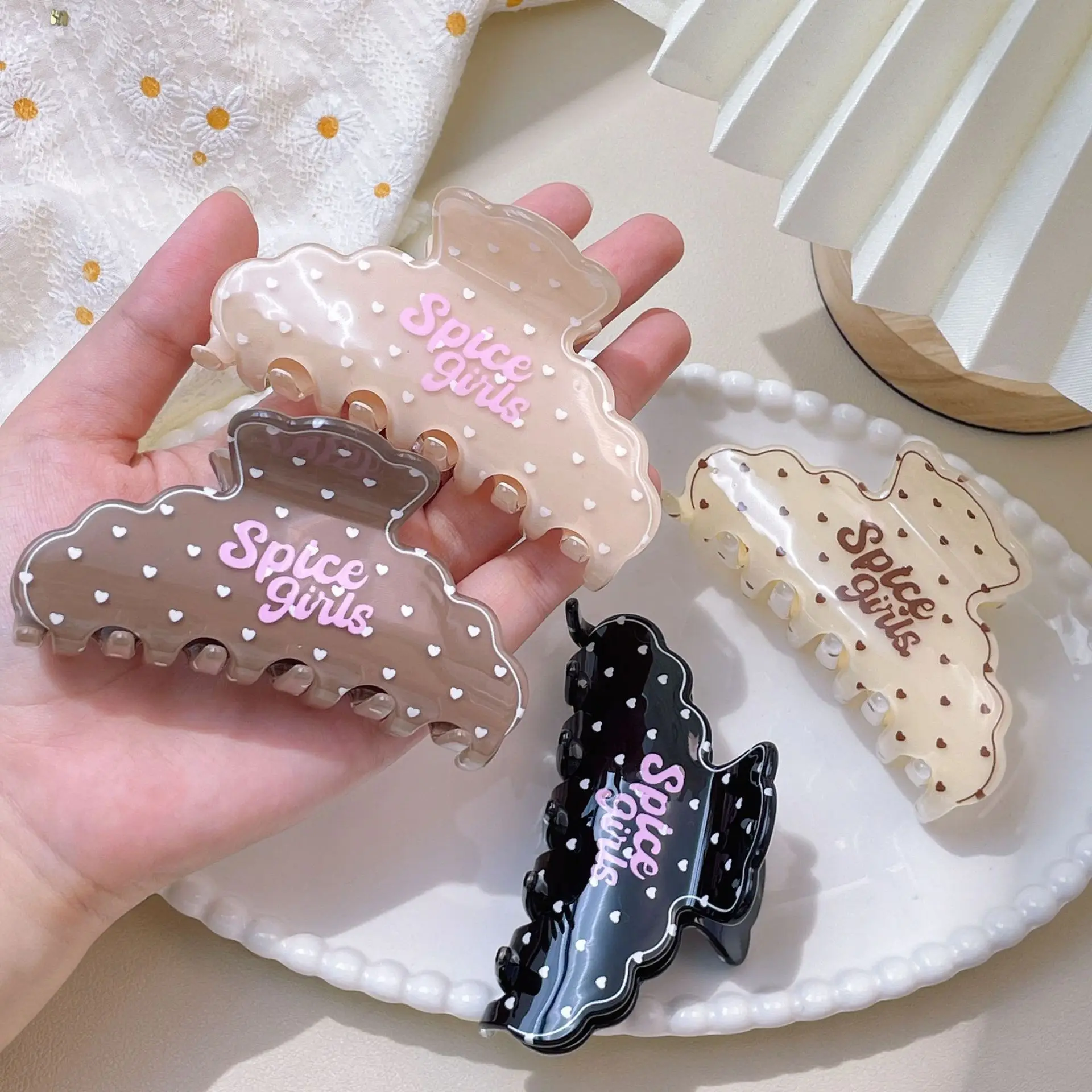 

DS NEW 9.2CM Large Letter Acrylic Hair Claw Sweet Korean Style Claw Clips Trendy Hair Clips Hair Accessories for Women Girls
