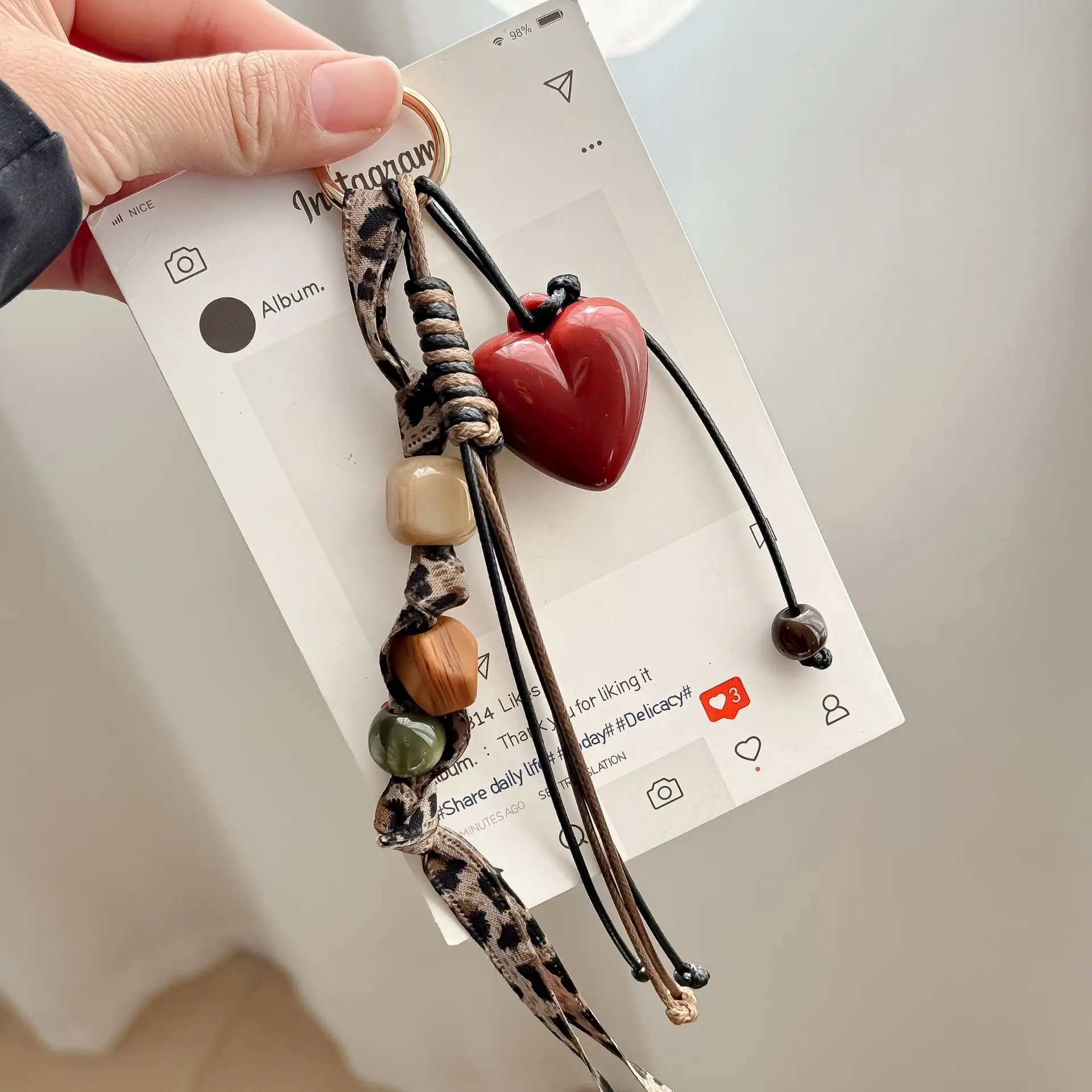 Retro Maillard Brown Pendant Leopard Print Beaded Love Keychain Handmade Fashion Versatile Simple Bead Bag Accessories Wholesale