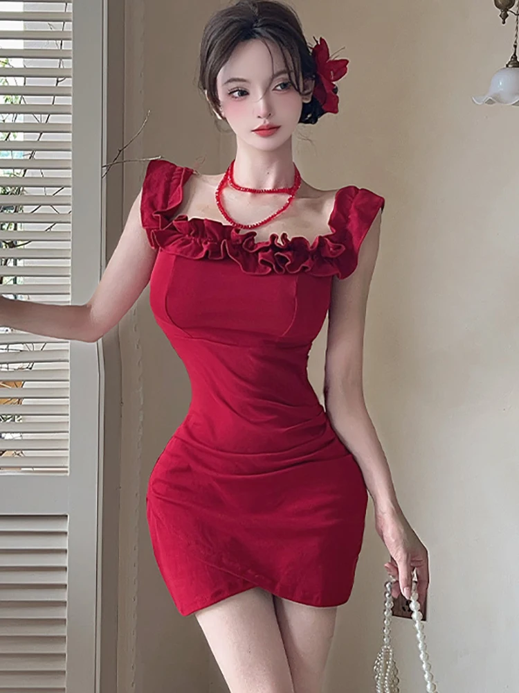 여름 레드 플리츠 바디콘 러플 스퀘어 넥 슬링 드레스 여성 우아하고 시크한 갈라 드레스 2025 한국 패션 페스티벌 드레스