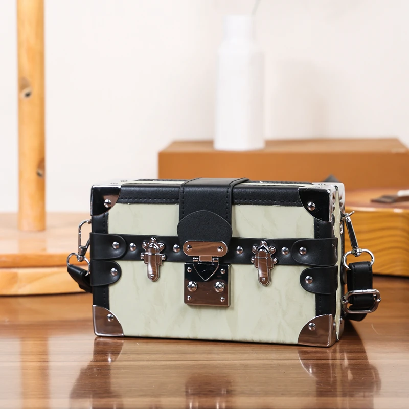 

PU Leather Vintage Box Shoulder Bag for Women, Retro Lock Design Crossbody Purse, Fashionable Handmade Clutch, Casual Office Bag