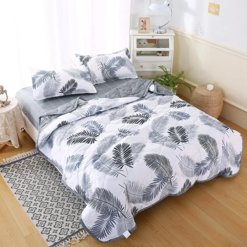 Soft Skin-friendly Summer Quilt Lightweight Breathable Queen Duvet Washable Single Double Bed Blanket Air Conditioner Comforter