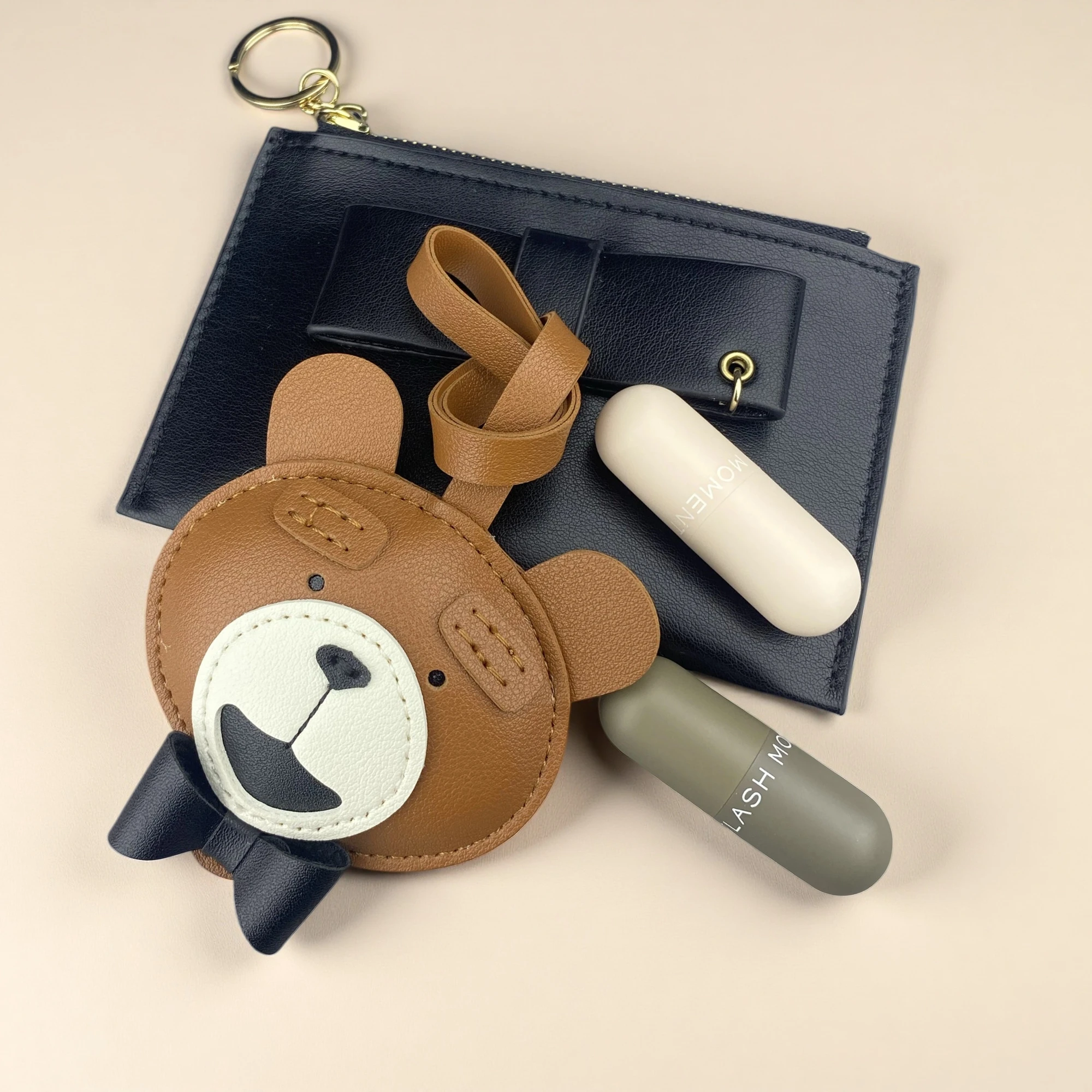 Handmade PU Leather Bear Bow Tie Keychain Bag Charm, Cute Animal Bag Pendant Accessory for Pet Lovers & Collectors, Cute Gift