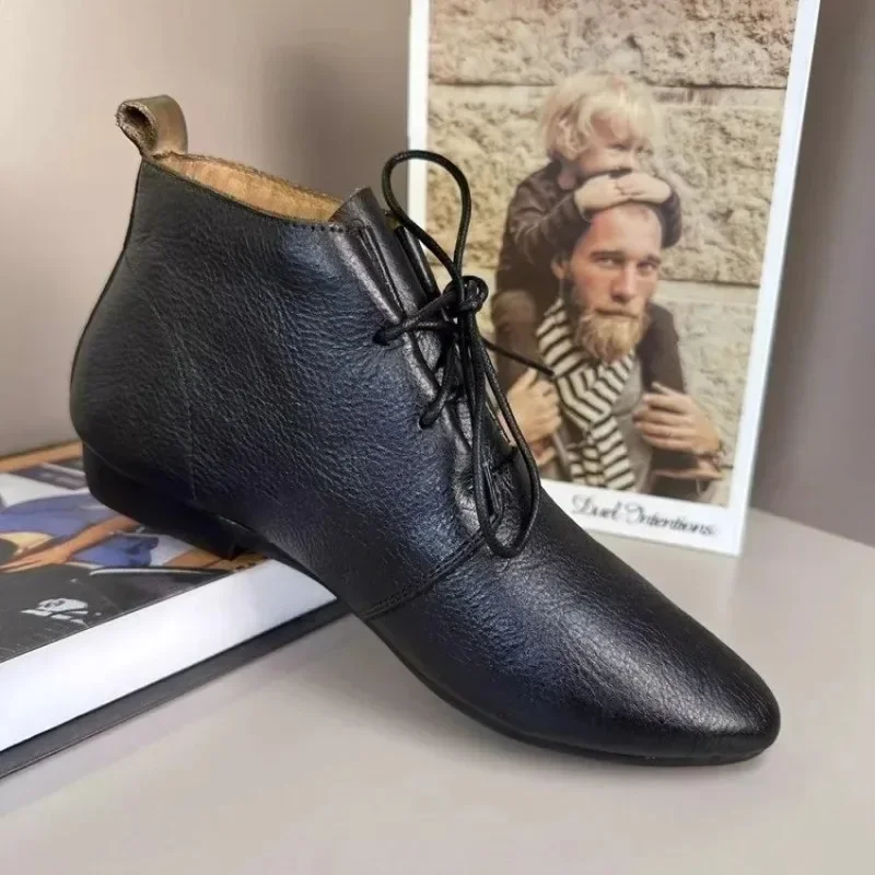 Stivali stringati stile britannico per donna 2024 inverno nuove scarpe Casual in morbida pelle da donna semplici e versatili da donna