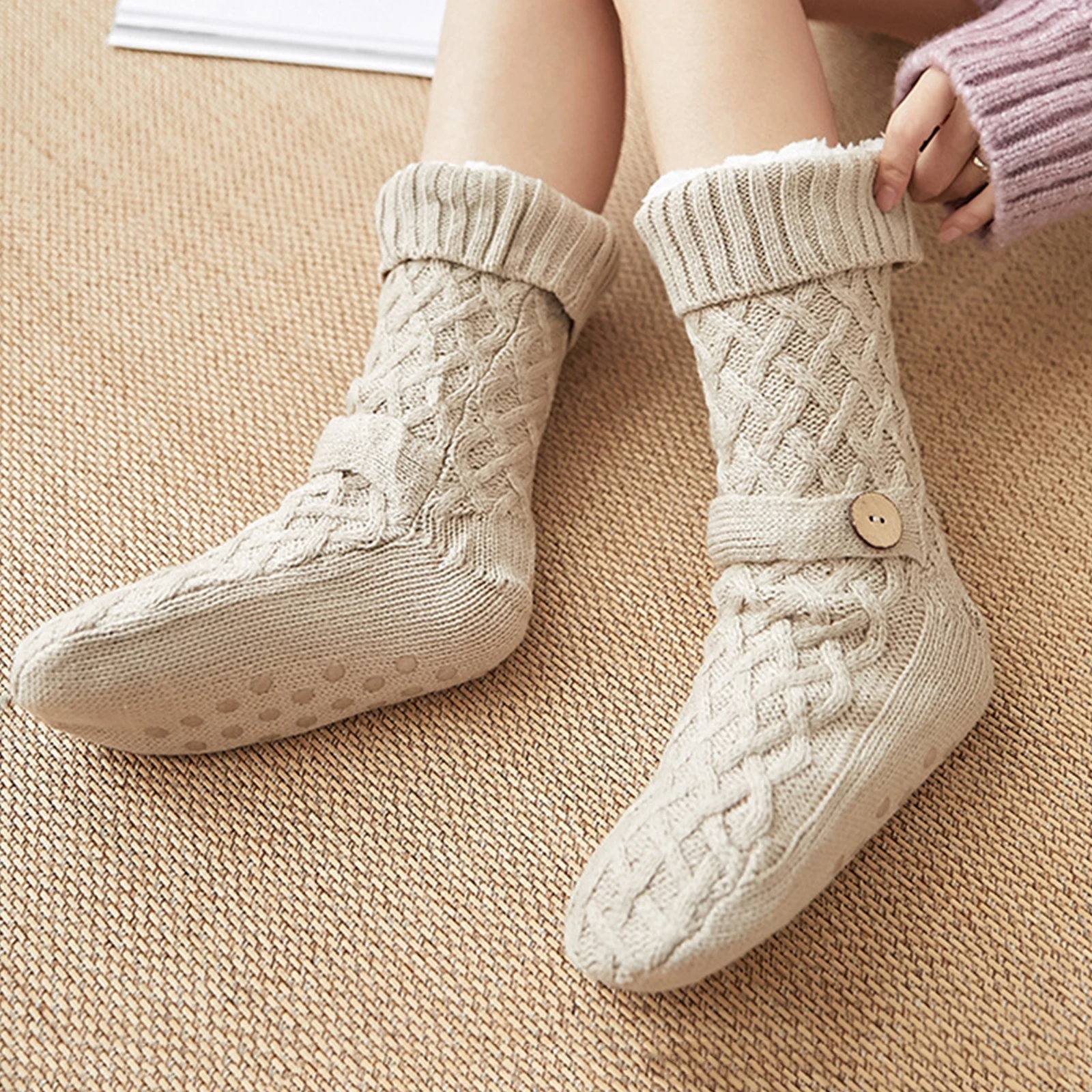 

Autumn Winter Cute Floor Socks Lamb Velvet Socks Mid Tube with Thick Velvet for Warmth at Home Ultra Thick Sleep Long Socks 2026