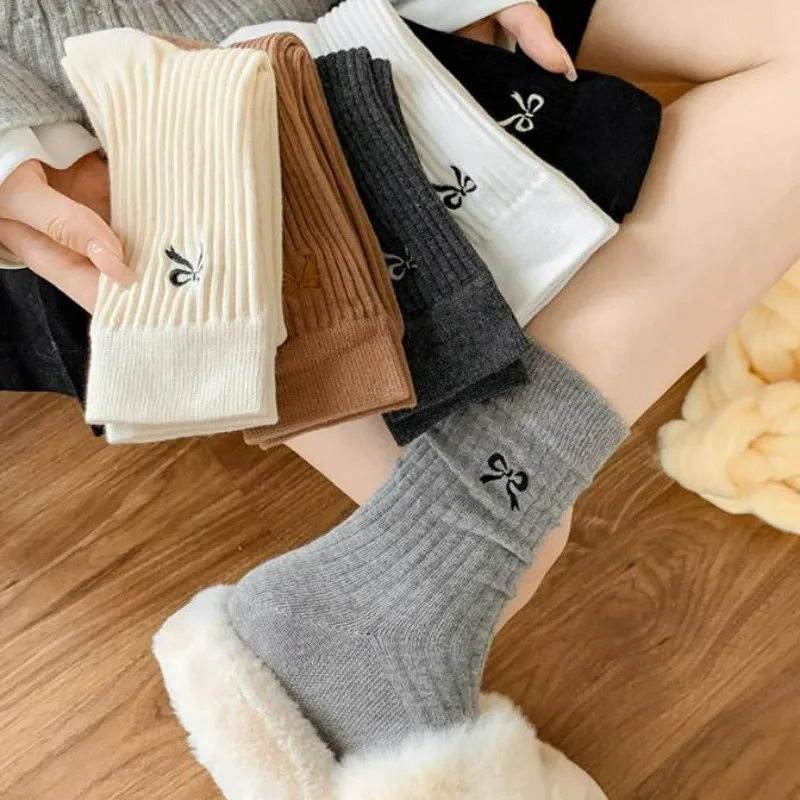 New Boneless Cotton Middle Tube Socks Embroidered Bow Spring Autumn Popular Item Ins Soild Color Casual Ballet Style Women Sock