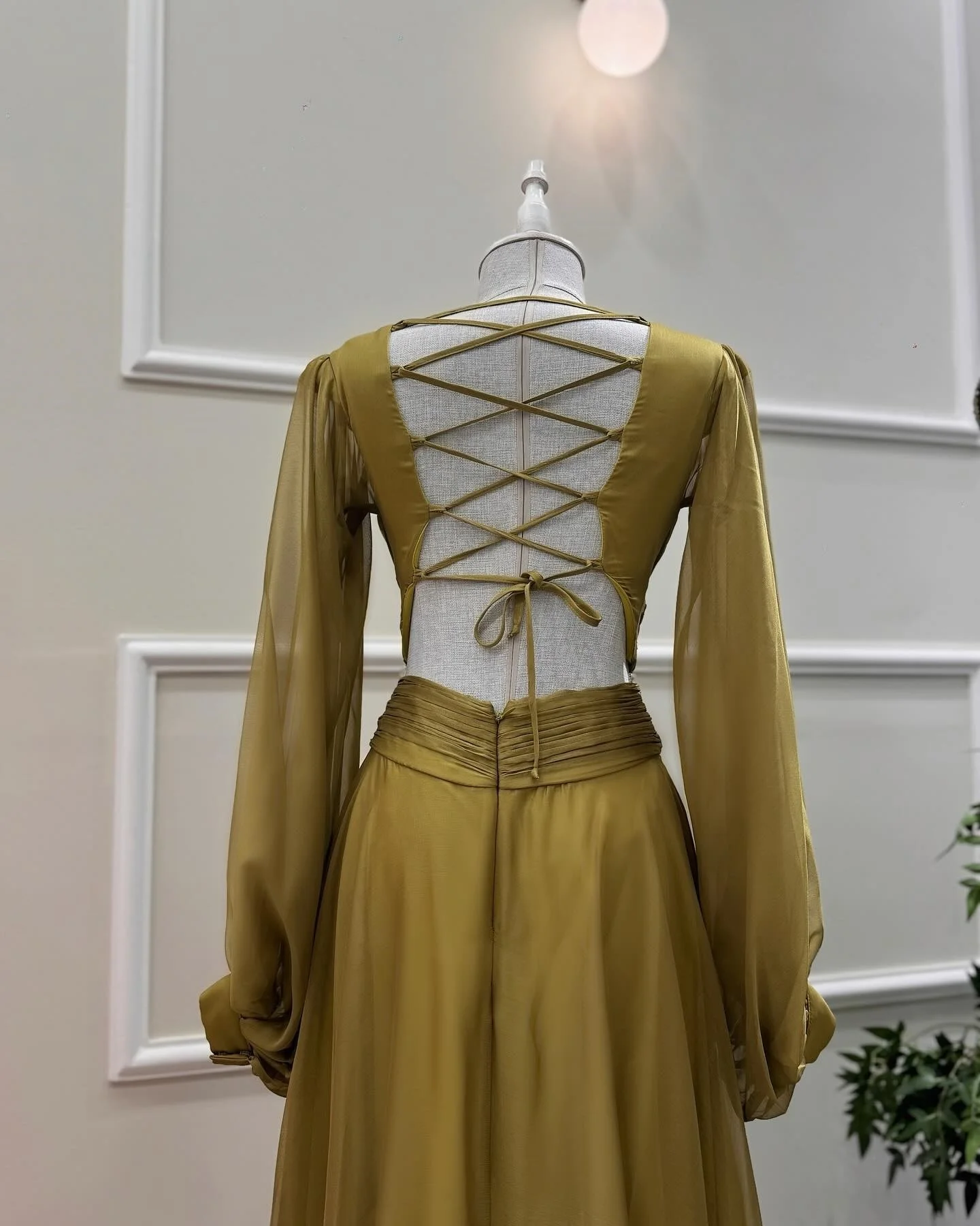 فستان سهرة شيفون مثير مخصص على شكل حرف a عالي الجودة وأكمام طويلة ورقبة على شكل حرف v طول الأرض فستان سهرة نسائي