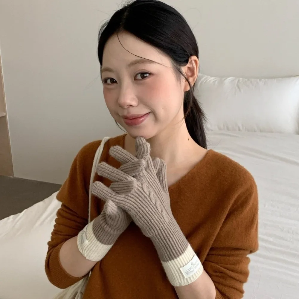 Casual Polyester Cable Knitted Gloves Warm Lining Stretchy Touch Screen Winter Gloves One Size Fit Long Cuff Gloves Outdoor Use